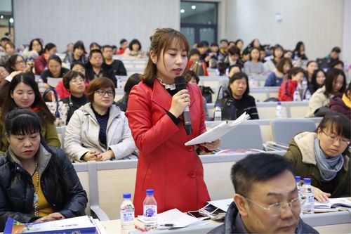 大家分别对刘洪军主任的培训讲座和王威老师的教学研讨课发表各自的
