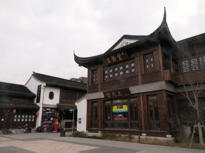 2.17刘行镇街景》国家一级摄影师沈荣荣