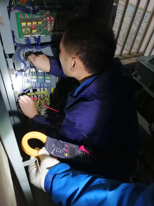 奋进中的电梯安全管理员