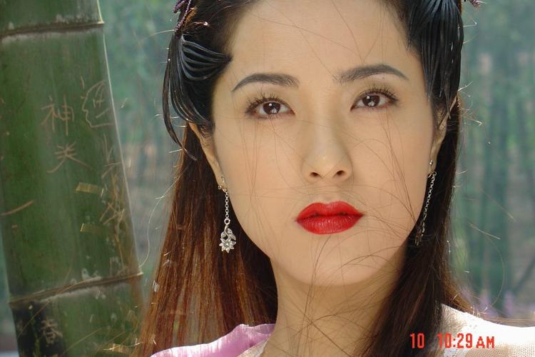 为什么天涯这么多人说曾黎是中国最美的女演员?