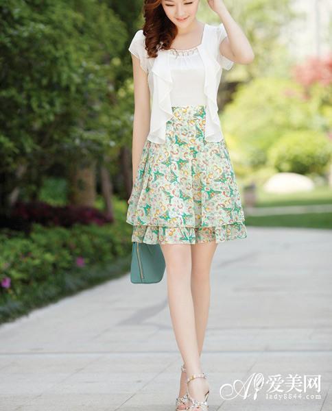 韩版雪纺碎花连衣裙怎么搭配