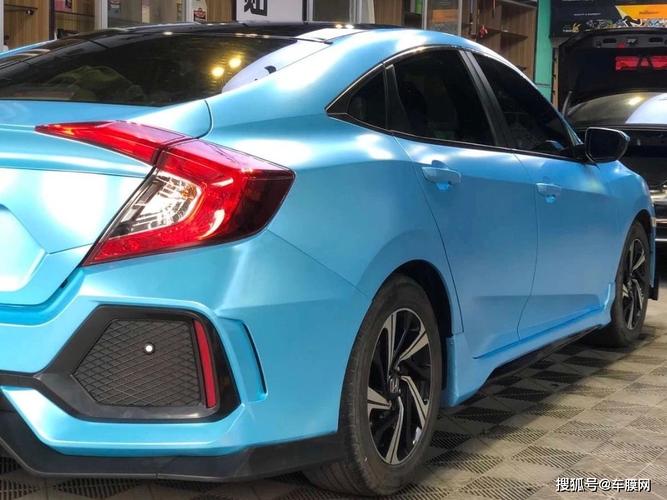 本田思域电光金属天空蓝贴膜改色效果图