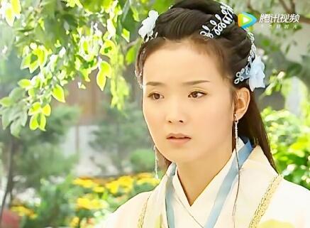 《花姑子》钟素秋:虽然头饰廉价,但依旧美得让人移不