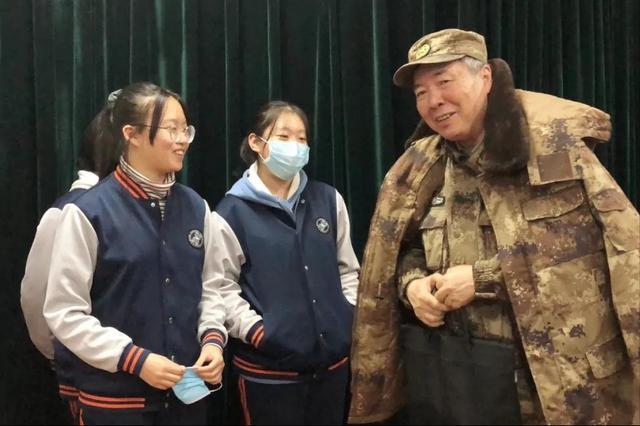 北京市徐悲鸿中学开展抗美援朝出国作战70周年主题讲座