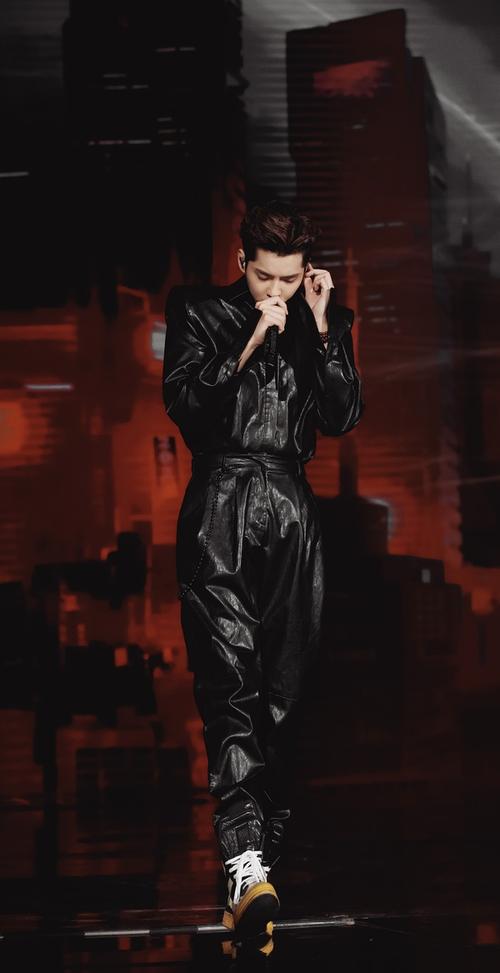 吴亦凡真的帅拉了