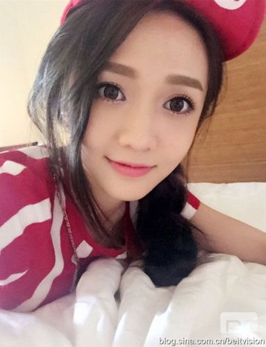 读于上海戏剧学院的长腿女神王靖雯身高172.