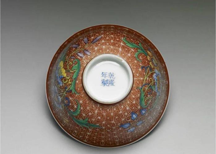 最新元素展讯台北故宫藏乾隆珐琅彩瓷高清图