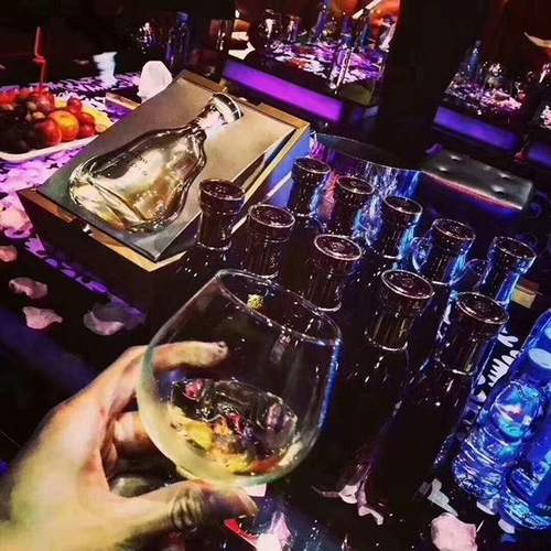 上海白马会所覆灭史因一热搜出动警方当晚就被贴上了封条