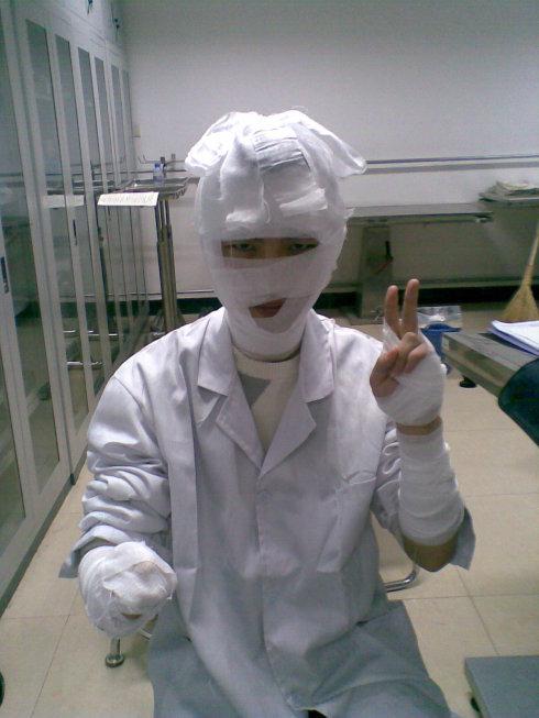 追问 真人的 追问 手不要被包着