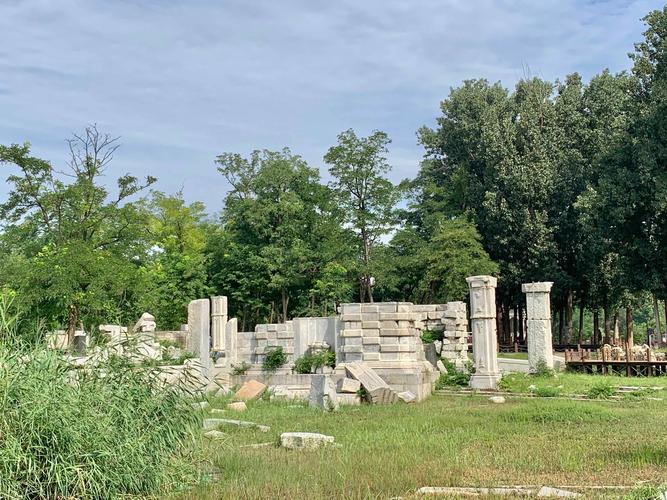 初秋的圆明园遗址公园