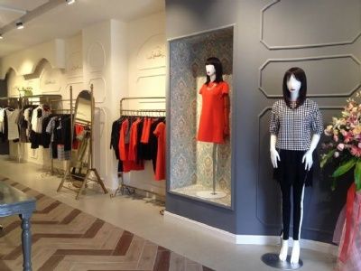 玛泰迩女装专柜店面形象