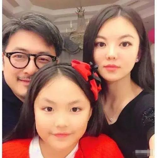 王岳伦离婚火速找到新女友李湘情何以堪