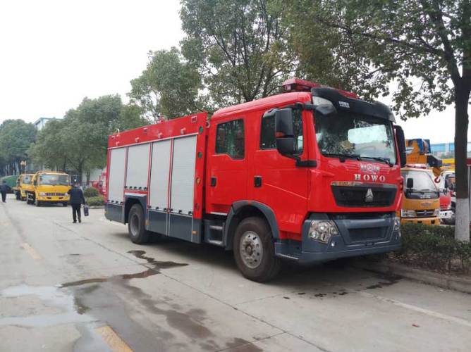 豪沃t5g8吨水罐消防车全国质保上户无忧性价比高