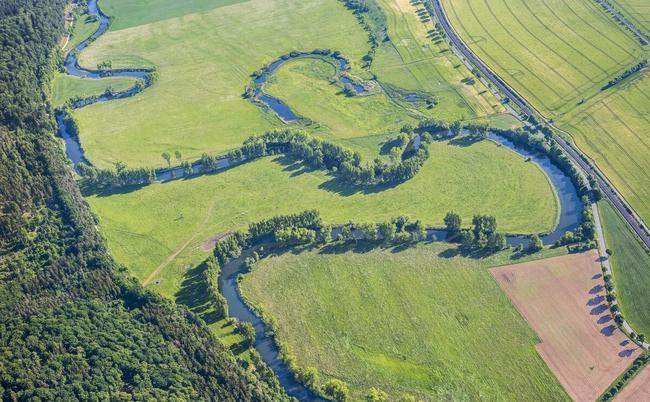 河流为什么总是弯弯曲曲的牛轭湖又是什么