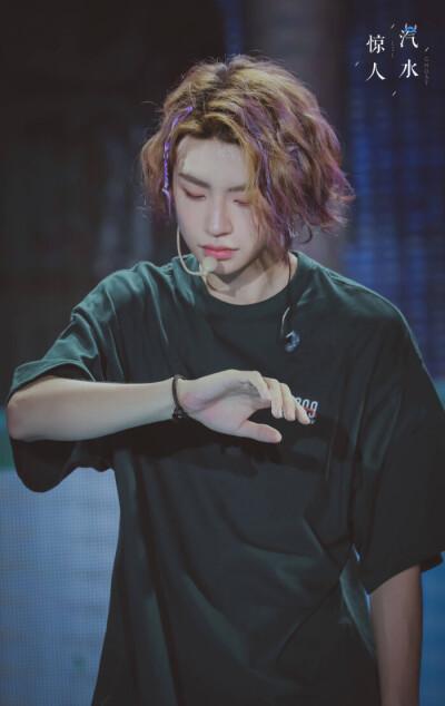 小鬼王琳凯