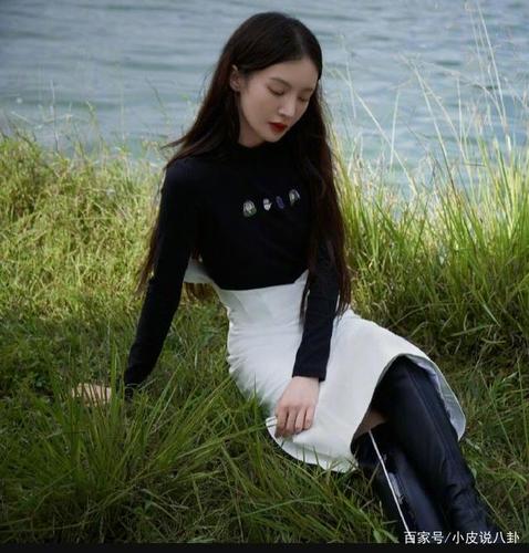 《时尚旅游》释出金晨的封面及大片,这样的晨晨子你喜欢了吗?