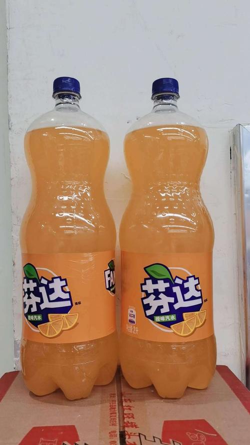 芬达2l 原价:6.9元/瓶,促销价4.9元/瓶