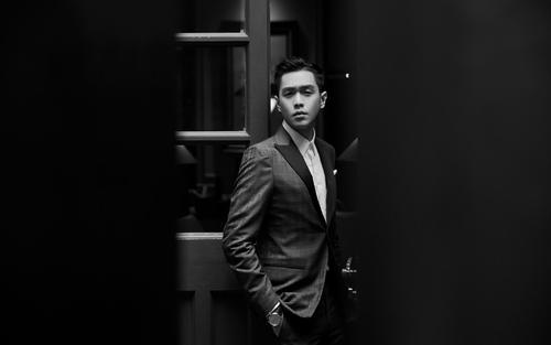 张若昀儒雅帅气写真图片桌面壁纸