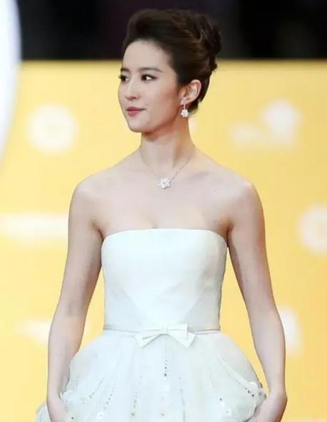 女人,美妆 >> 正文