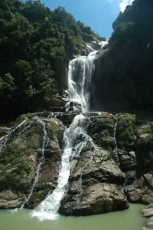 21. 岑溪白霜涧瀑布