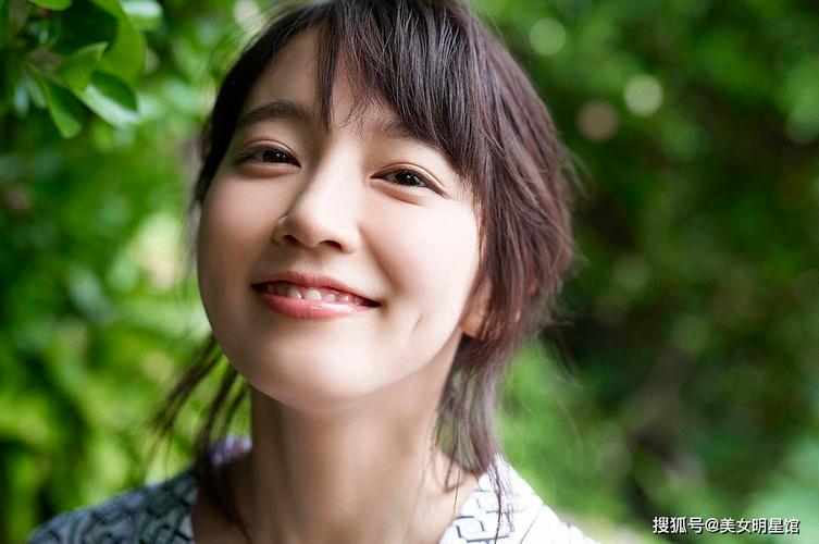 28岁吉冈里帆神仙颜值魔鬼身材日本女神实在太有味道了