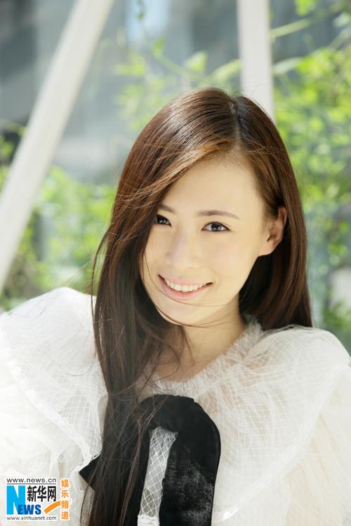 "中国好闺蜜"龙一一写真大片 俏皮可爱暖人十足