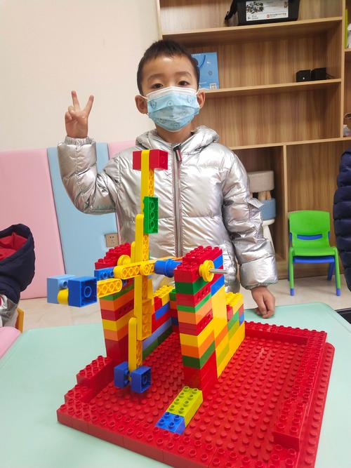 周天上午 乐高搭建主题《水车》