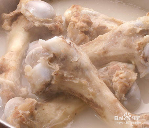 耗牛大骨汤的做法