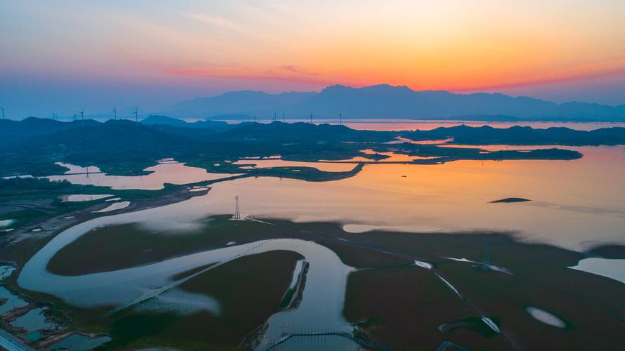 江西湖口:鄱湖漾清波 人鸟共家园