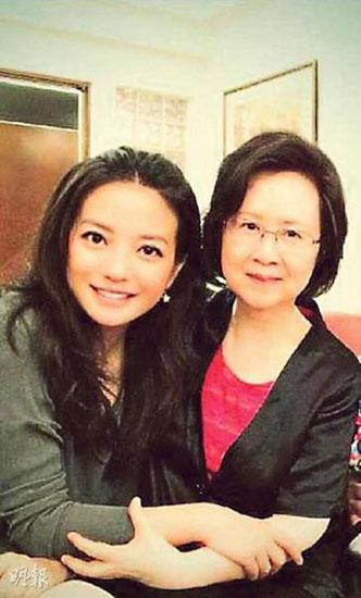 76岁琼瑶貌美未变老 赵薇:被吓到