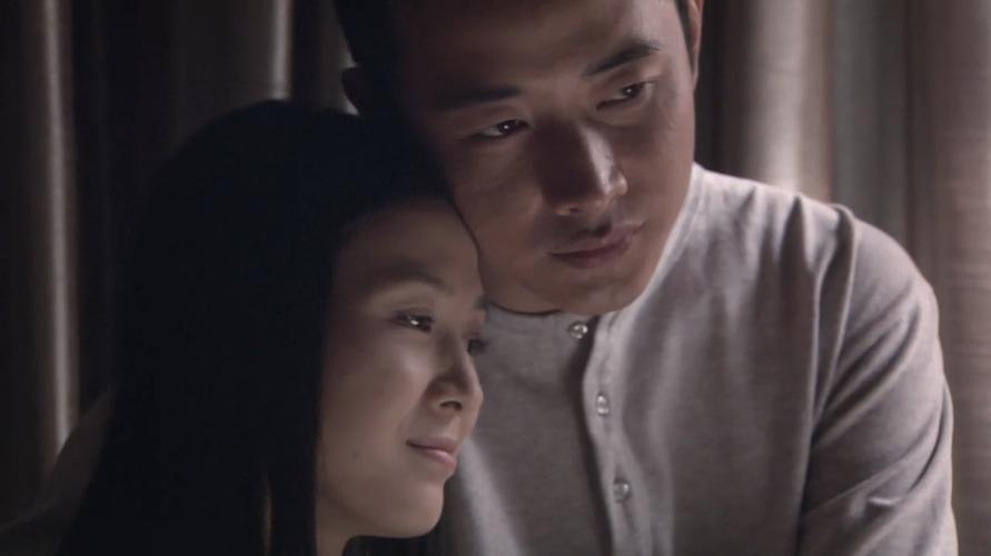 错放你的手:这个人说,艾珊,什么时候回来的?