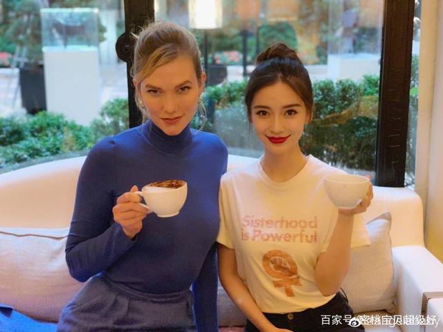angelababy是一个气质美女,长相堪称完美,即使和外国女星合照,气质和