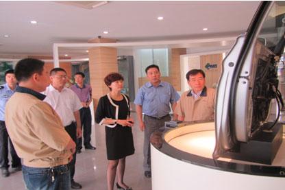 南彩镇镇长带队深入企业检查安全生产工作(图)