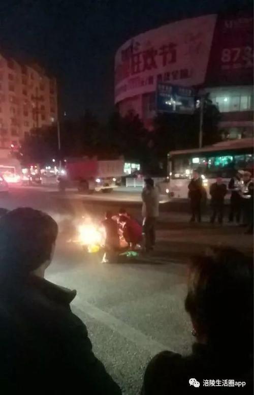 2.黎明花园一人跳楼当场死亡,血溅当场