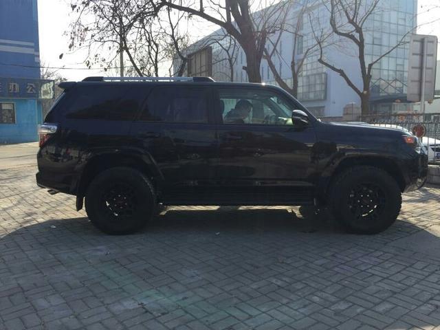 加版2018款 丰田超霸4runner 4.0l trd pro