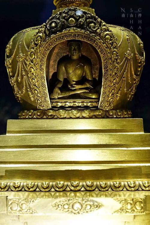 扎那巴扎尔祖师像 17世纪 高:h 52cm 直径:w 37cm