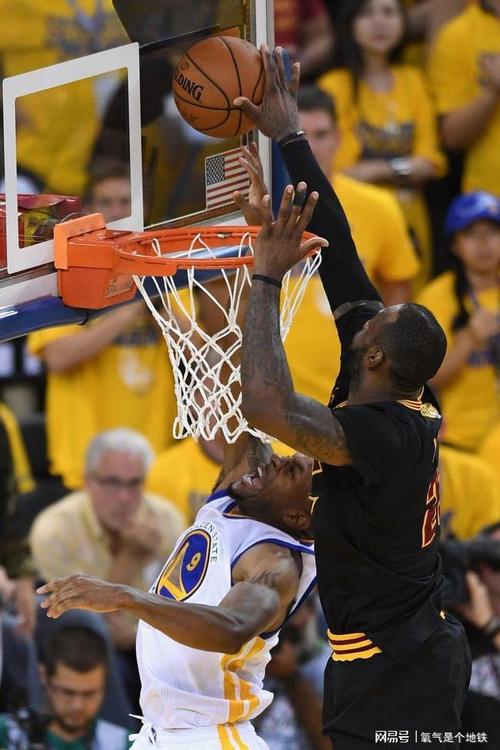 伊戈达拉:詹姆斯是历史上最聪明的球员!是他让欧文作用最大化!