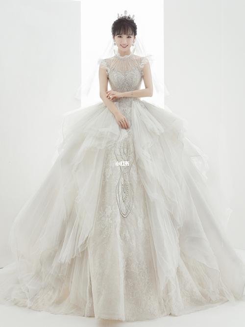 牙签褶的拉夫领 爱尔兰棉线蕾丝 全身采用意大利9495亮网,婚纱