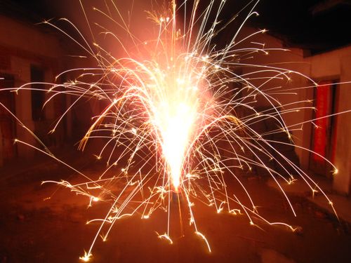 过年放鞭炮也是一门艺术啊