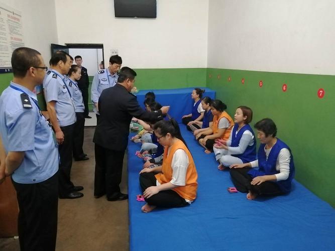 铜川市看守所为在押人员发放月饼水果欢度中秋