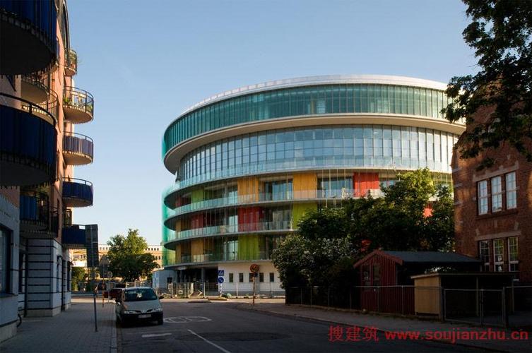 moller建筑事务所设计的malmo大学医院,该医院是瑞典马尔默市斯科讷
