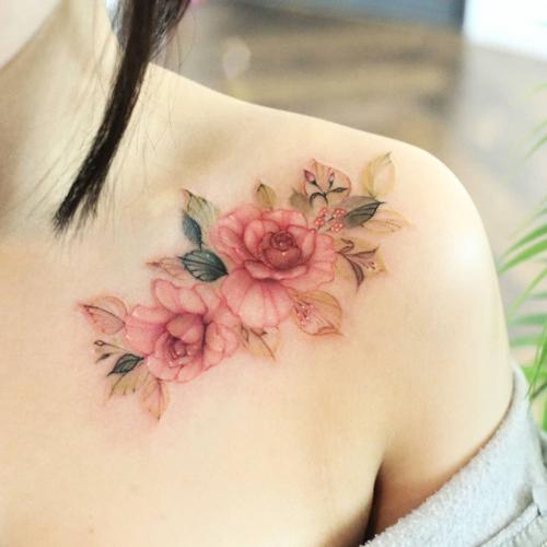 由龙纹身整理女生花卉纹身图案