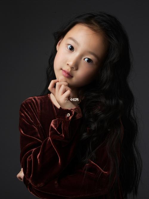 91十岁的小朋友心思已经开始有了,拍照片不适合花里胡哨,也不适合