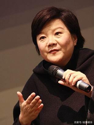 洪晃名门痞女四结三离如今嫁给装修工人的她活得潇洒