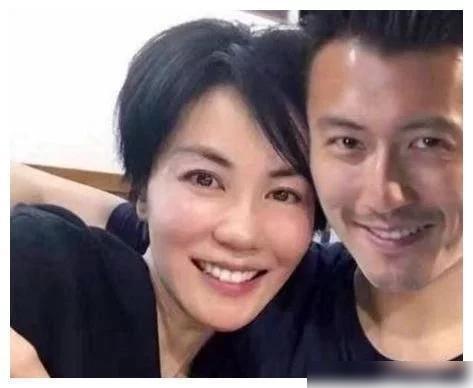 王菲与三个老公的合照几个细节聪明人一看就知天后更爱谁