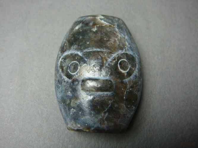 良渚神面偏玉勒子 - 中华古玉器 论坛 - 任南红山文化