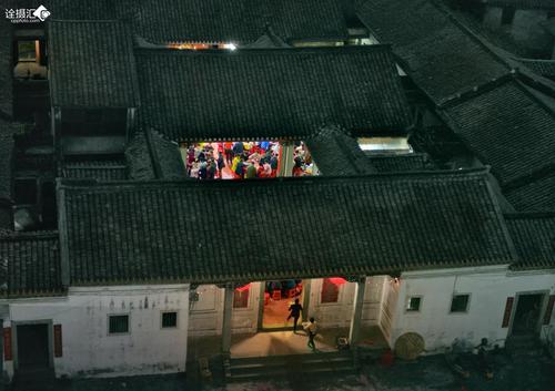 围屋人家