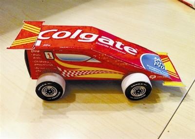 纸箱怎么做小汽车手抄报 怎么做手抄报