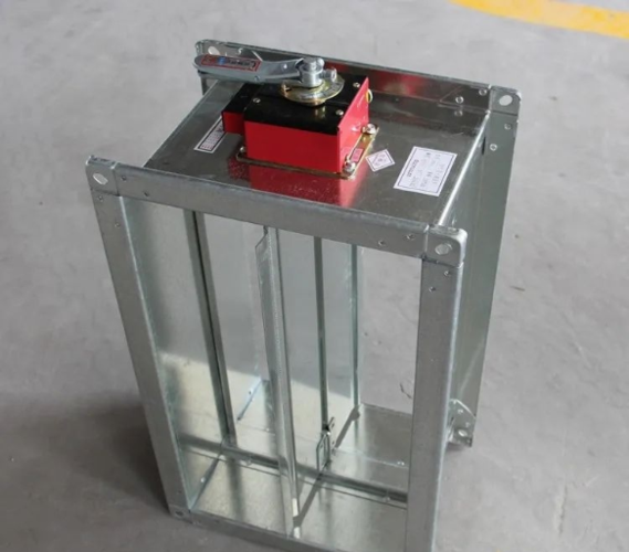 使电机的启动电流最小,一般是空载启动,通过阀门临时截断管路来实现