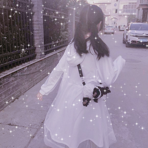 少女心·仙气·女生头像:星星掉进海里,糖果掉进梦里